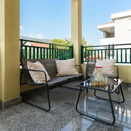 Apartament Maja With 2 Berdooms, Kastel Luksic Kaštela